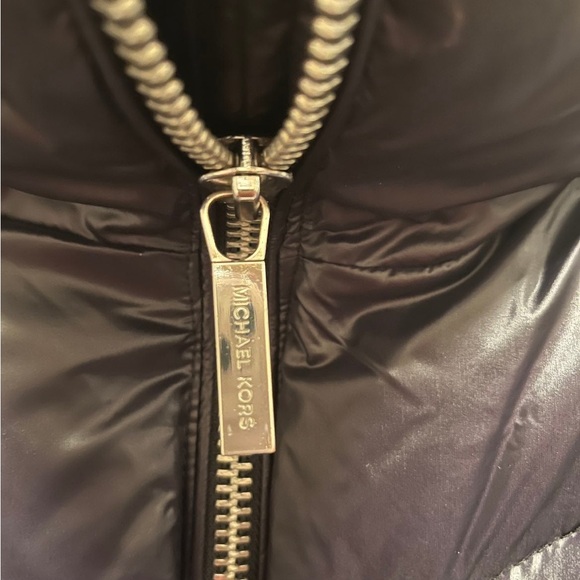 Women’s Michael Kors puffer coat - Picture 6 of 6